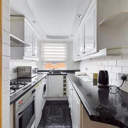 Parsonage Leys Harlow Exterior photo