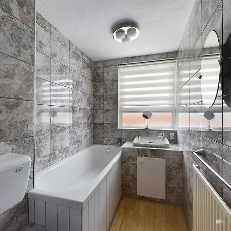 Parsonage Leys Harlow Exterior photo